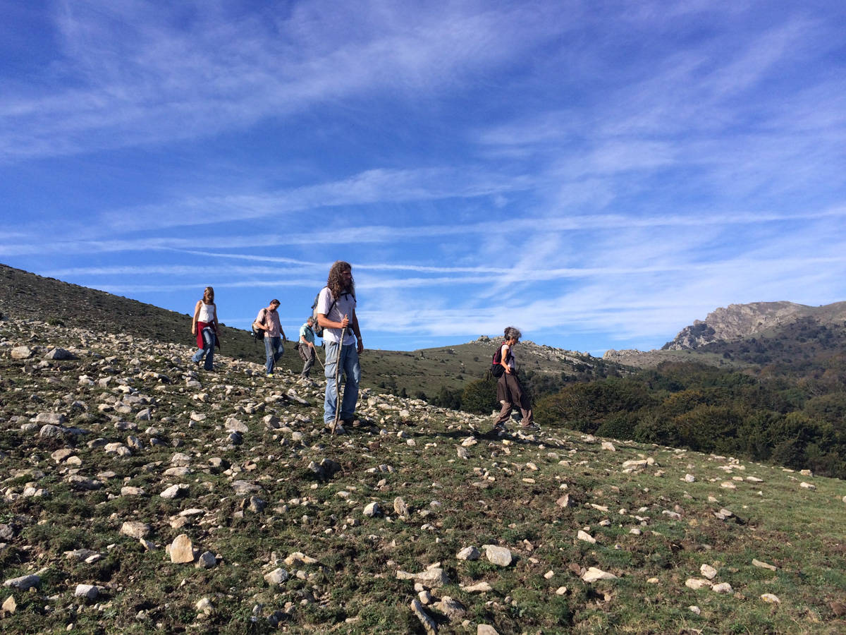 imatge turisme rural de l'Albera, practicant senderisme