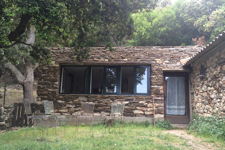 image exterior of the rural house 'El Corralet', and outside of the Casa Nova